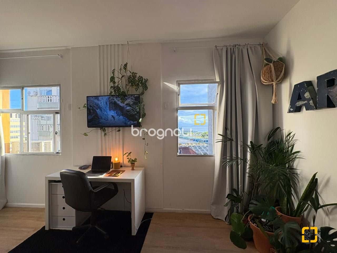 Sala à venda no Centro em Florianópolis — foto principal