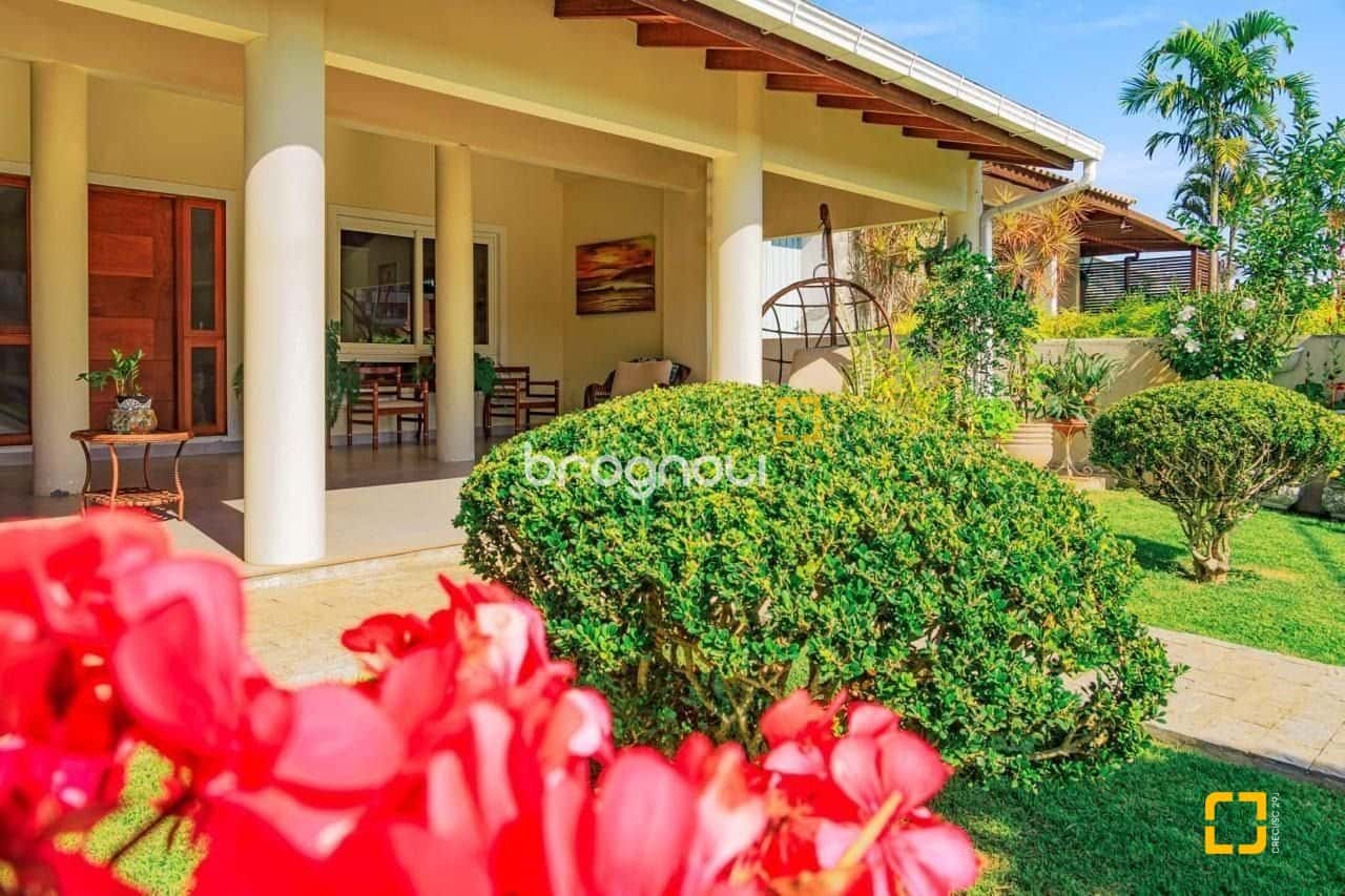 Casa à Venda - em Condomínio a 100m da praia dos Ingleses - Florianópolis — foto principal