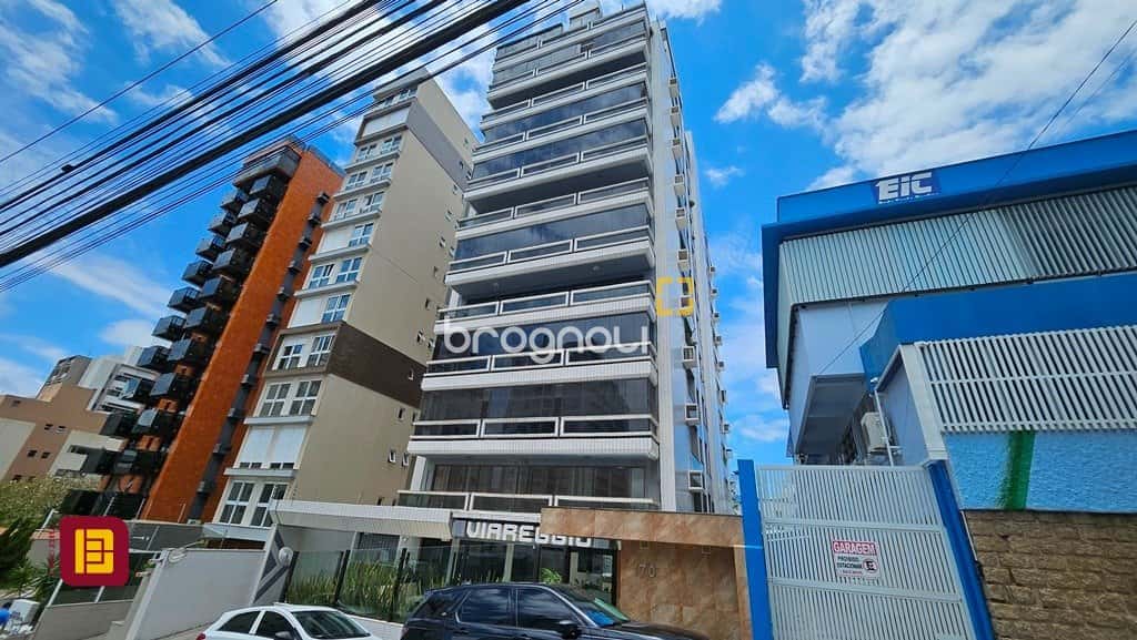 Apartamento à venda com 4 quartos no Centro — foto principal