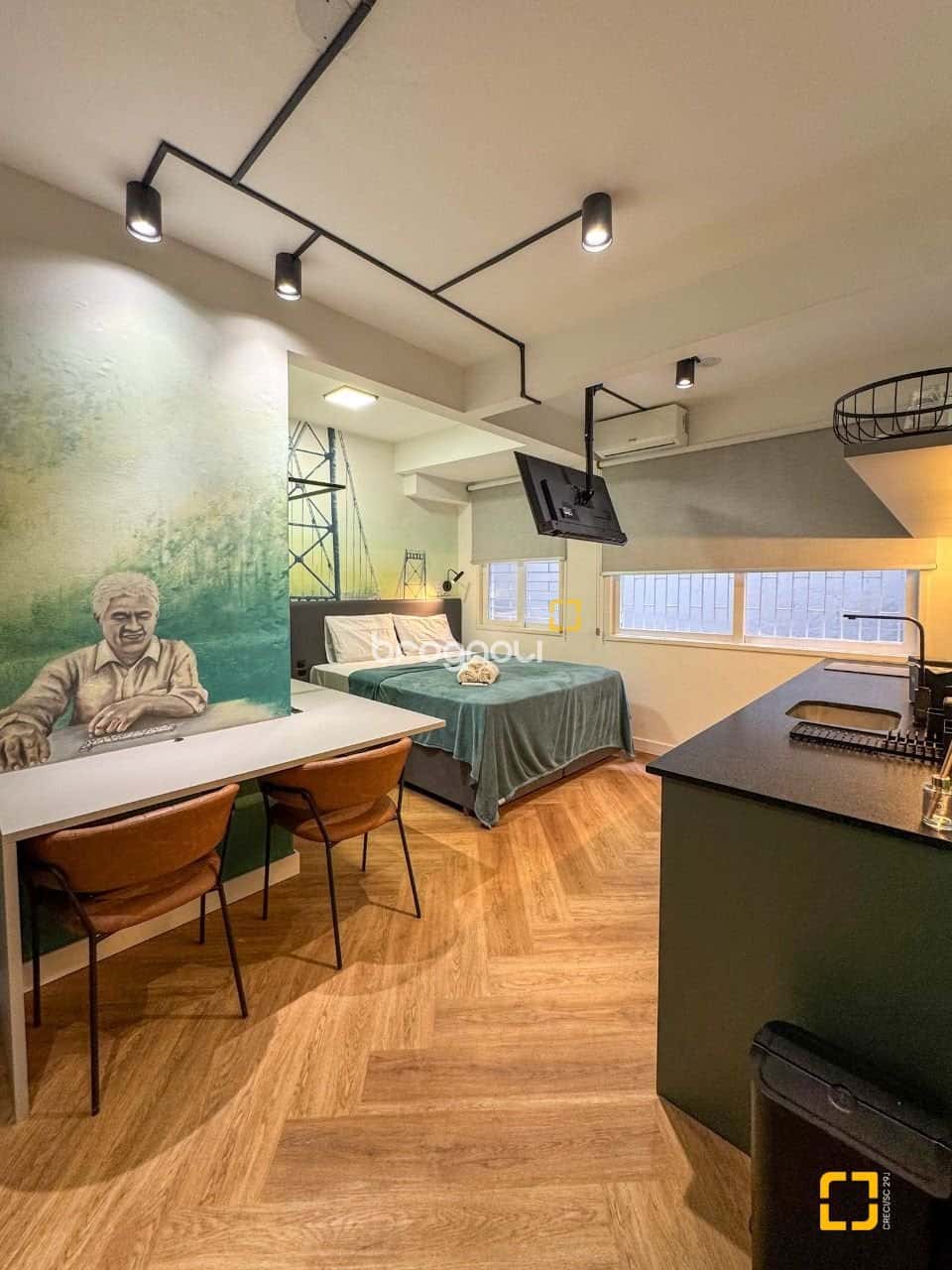 Apartamento Studio reformado e mobiliado à venda no Centro de Florianópolis — foto principal