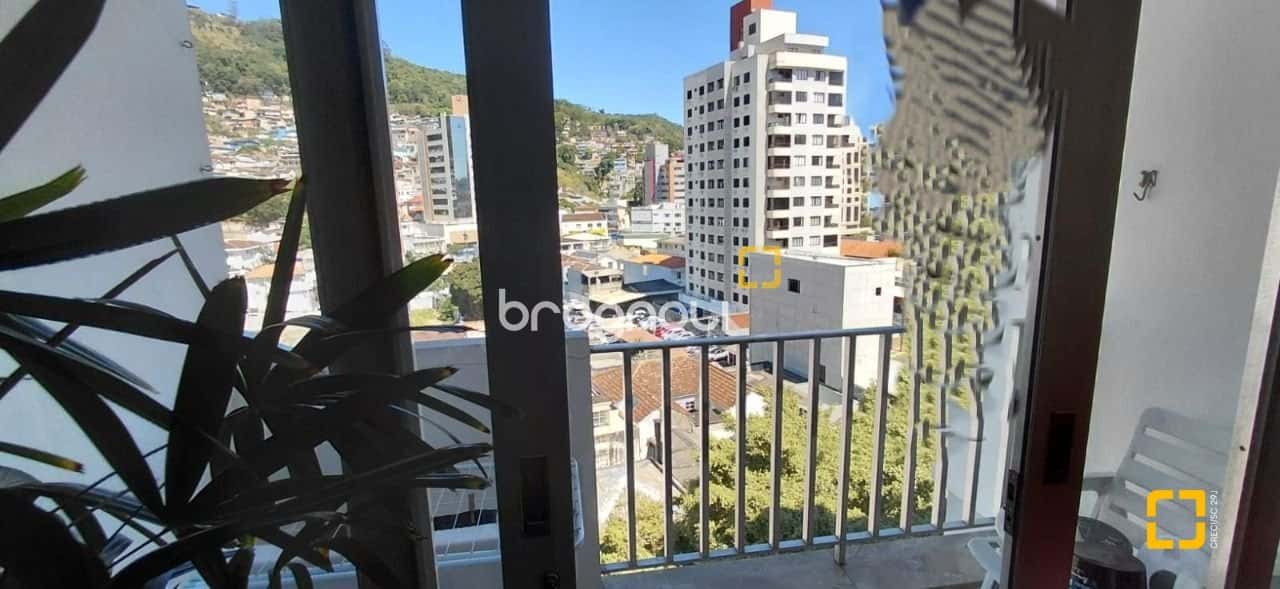 Vendo Apartamento com 2 quartos no Centro de Florianópolis — foto principal