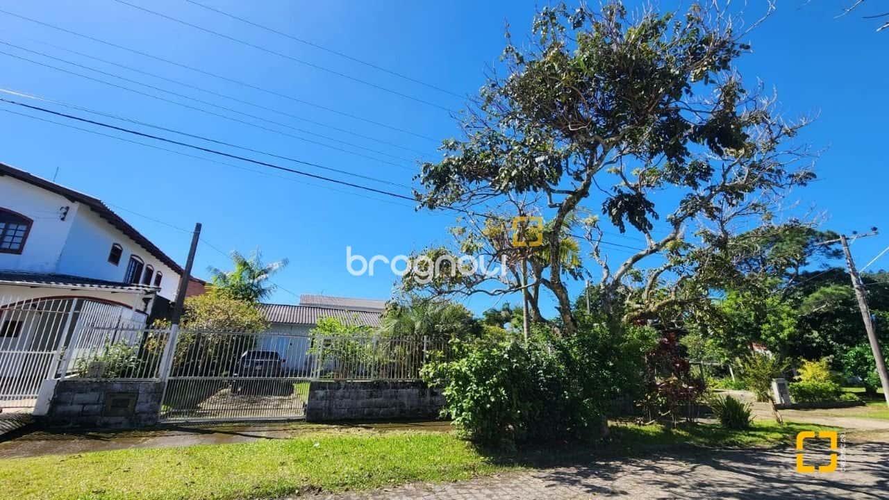 Terreno Praia da Daniela com 720 m² pertinho da praia com viabilidade — foto principal