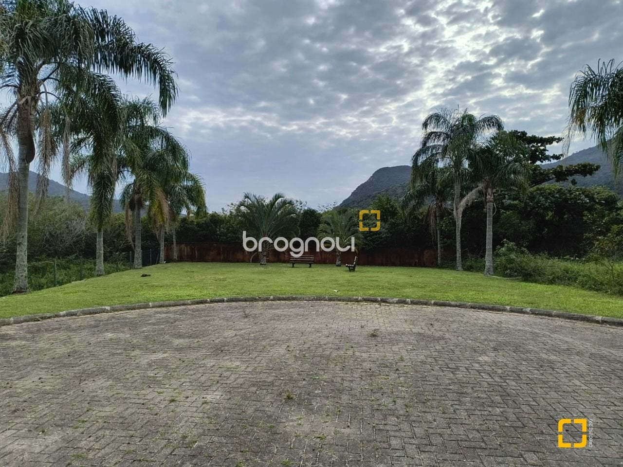 Terreno à venda em Pântano do Sul, Florianópolis/SC — foto principal