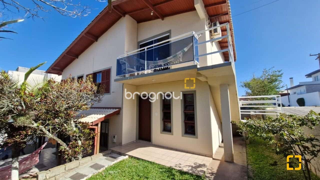 Casa a venda apenas 900m da Praia dos Ingleses (canto sul) próximo as dunas e a praia do Santinho. — foto principal