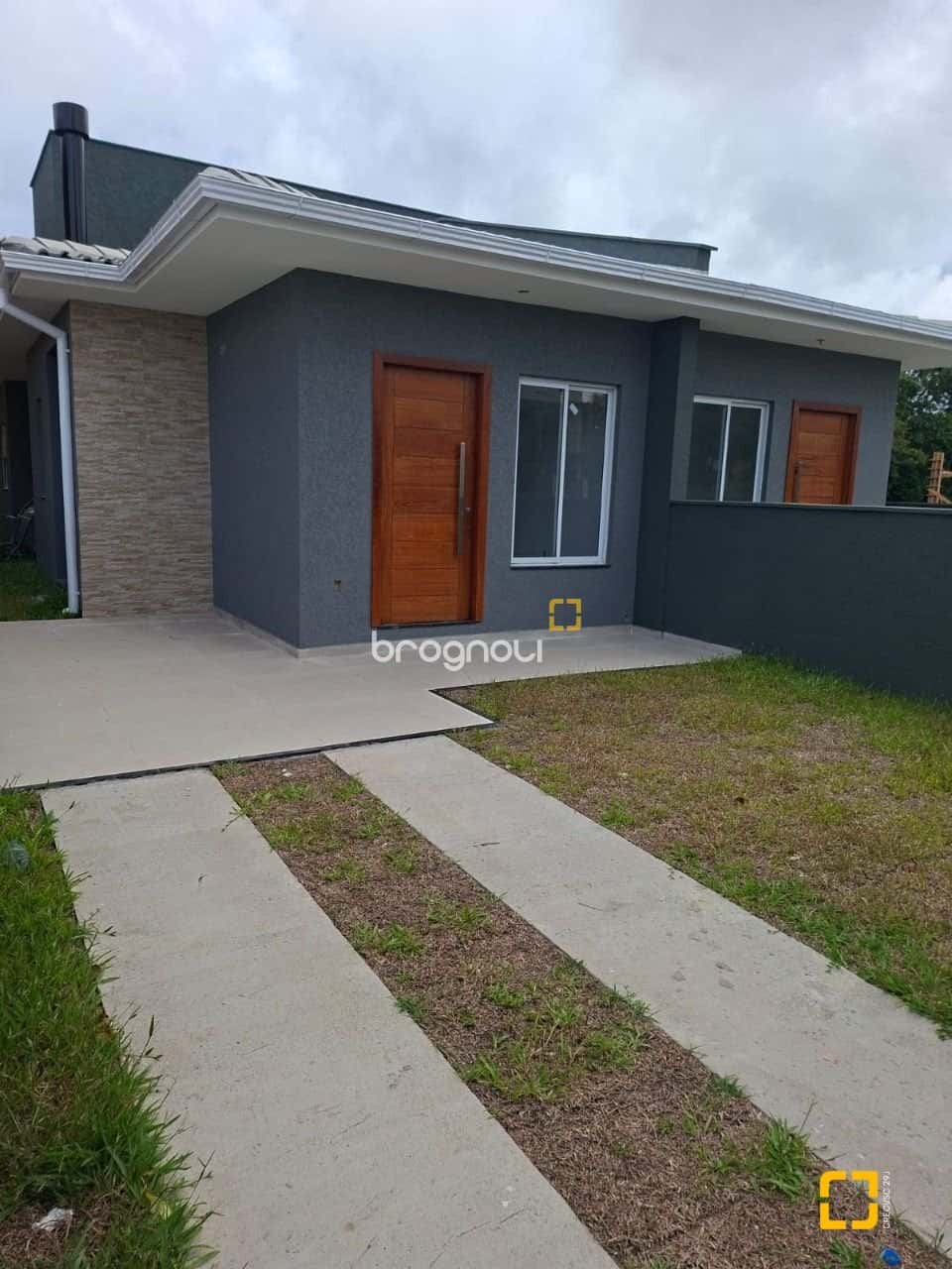 Casa com 209,35m², 3 dormitórios, 1 suíte, no São João do Rio Vermelho em Florianópolis — foto principal