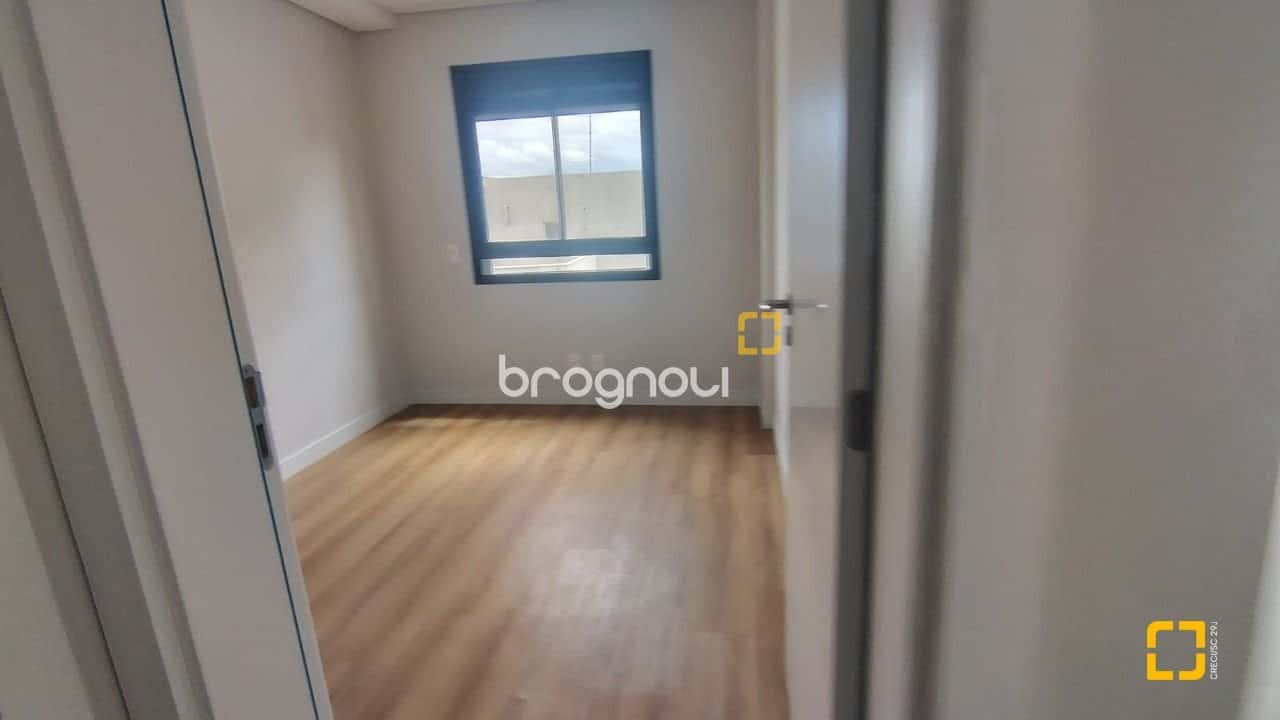Apartamento de 2 quartos, sendo 1 suíte e 2 vagas de garagem a venda em Coqueiros. — foto principal