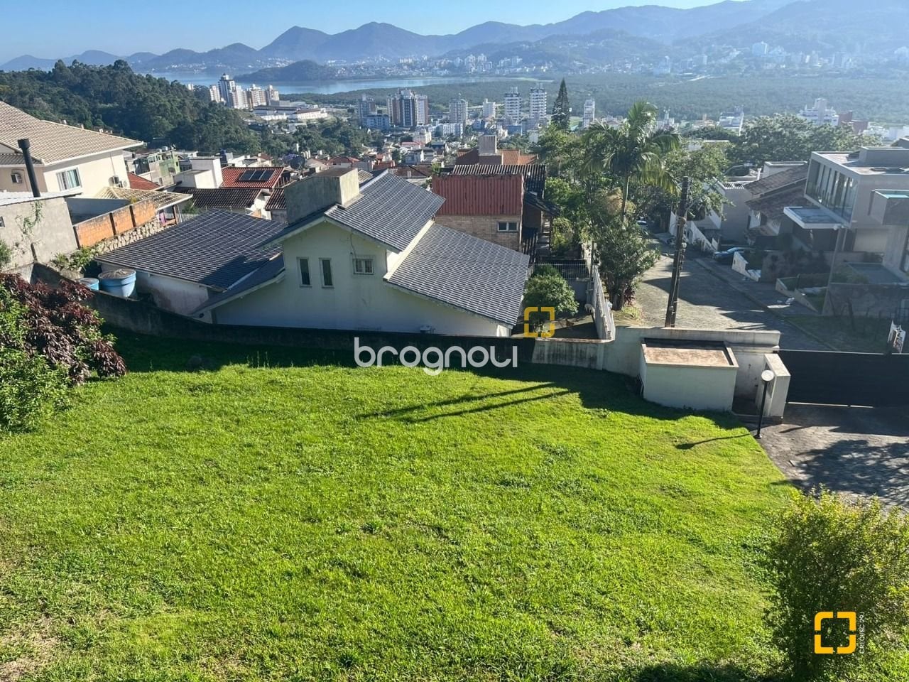 Terreno à venda em Trindade, Florianópolis/SC — foto principal