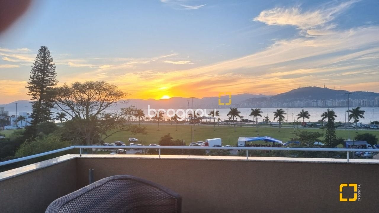 Cobertura à venda em Balneário, Florianópolis/SC — foto principal