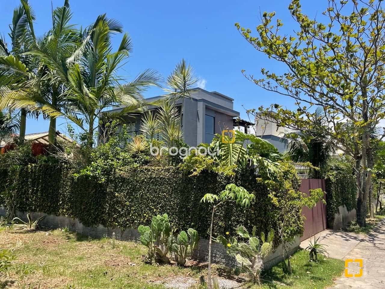 Linda casa em condomínio com 5 dormitorios á venda no Campeche, Florianópolis/SC — foto principal