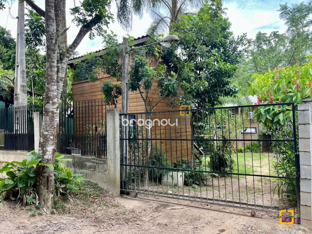 Casas à venda em um terreno em meio a natureza no Campeche — foto principal