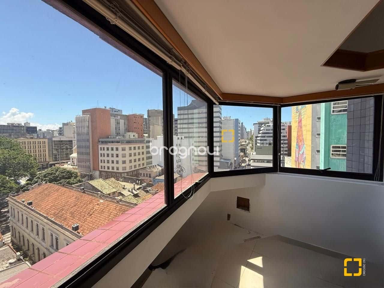 COBERTURA COMERCIAL DUPLEX À VENDA NO CENTRO DE FLORIANÓPOLIS | 192m² PRIVATIVOS + 5 VAGAS — foto principal