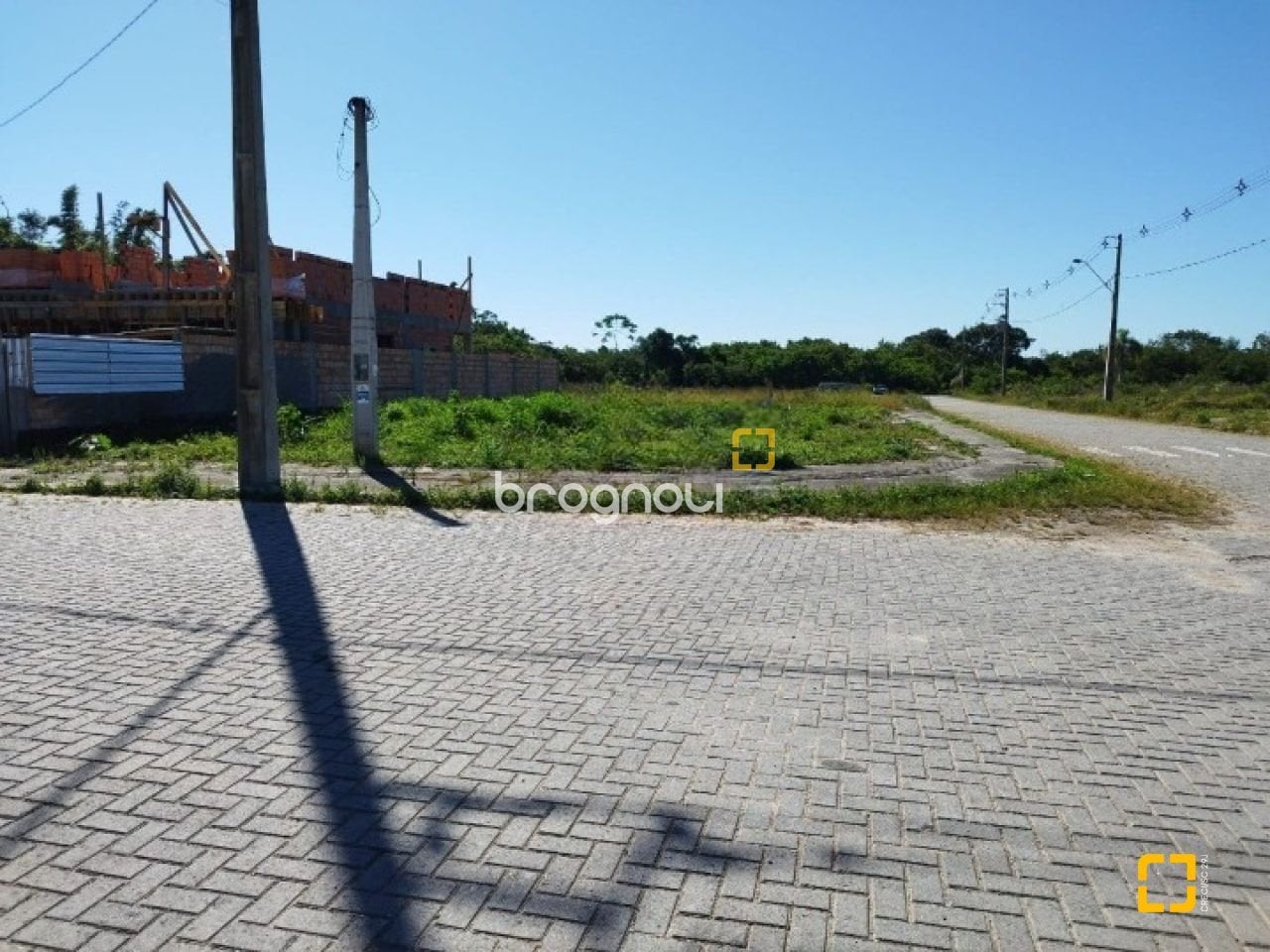 Terreno à venda em Carianos, Florianópolis/SC — foto principal
