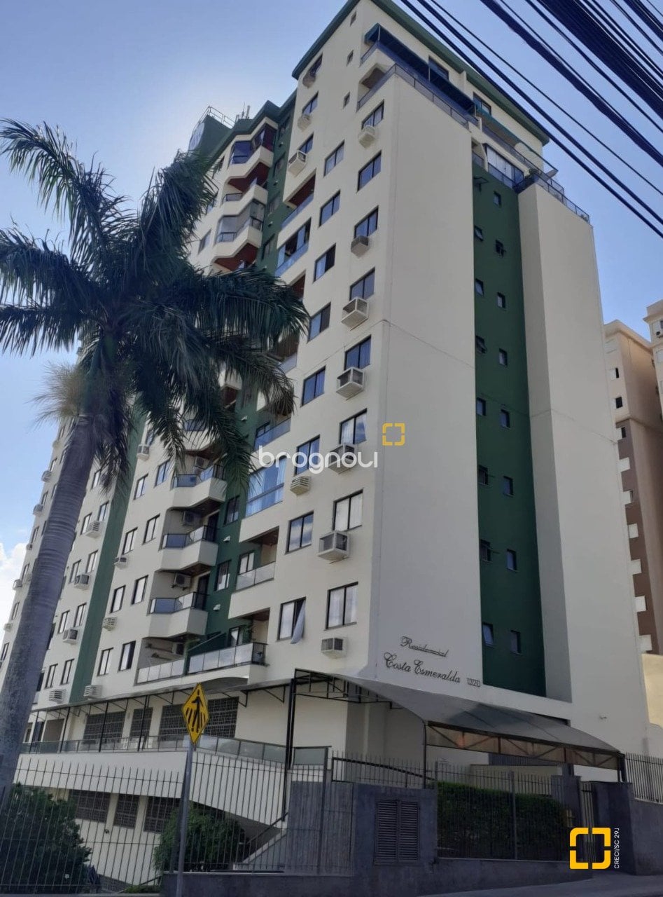 Apartamento à venda em Barreiros, São José/SC — foto principal