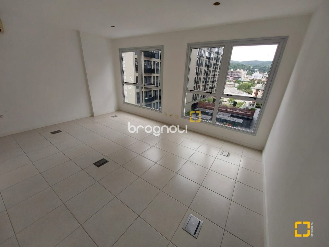 Sala Comercial à venda em Trindade, Florianópolis/SC — foto principal