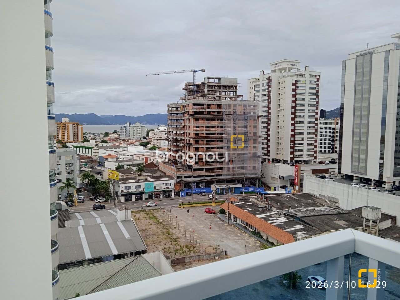 Brognoli Vende Apartamento com 3 quartos sendo 1 Suíte no bairro Estreito em Florianópolis — foto principal