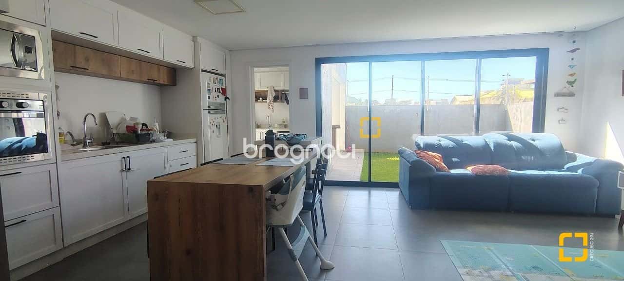 Casa 2 pavimentos 3 dormitórios em ótima localização! — foto principal