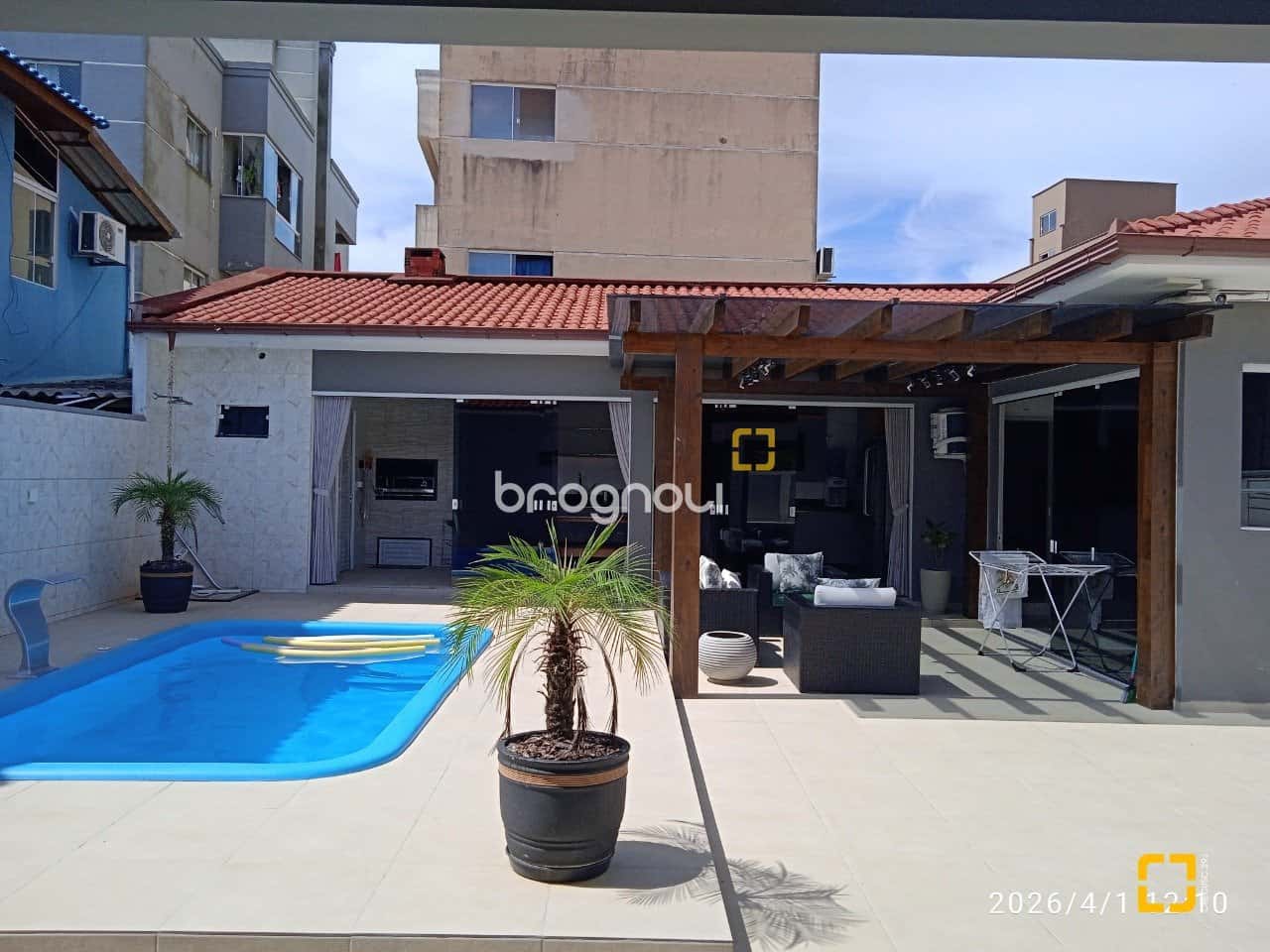 Vendo Casa com 3 quartos - sendo 1 suíte no bairro Barra do Aririú em Palhoça-SC — foto principal