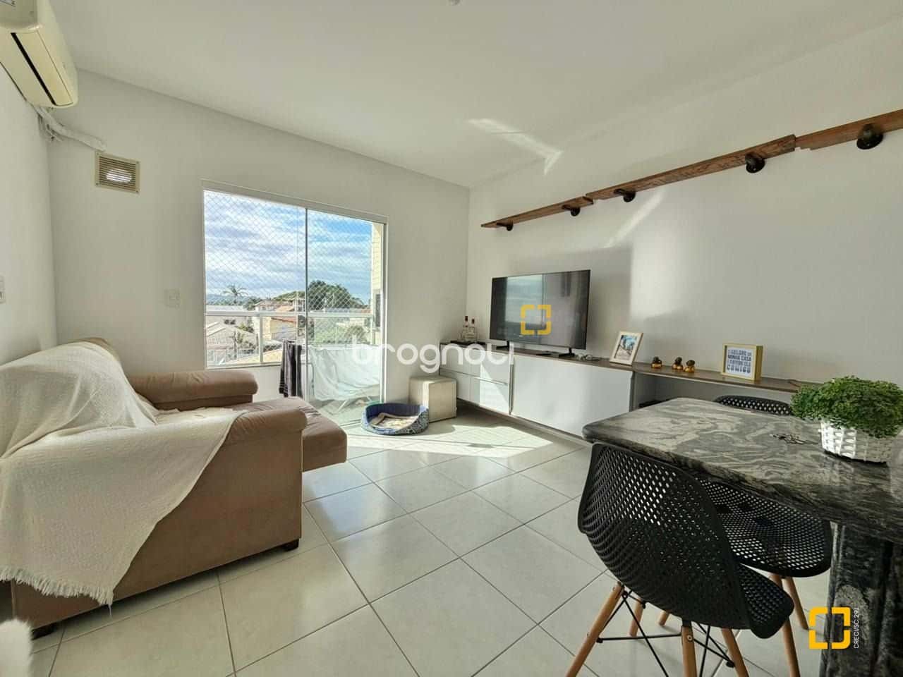 Apartamento de 02 dormitórios no bairro Forquilhas em São José / SC — foto principal