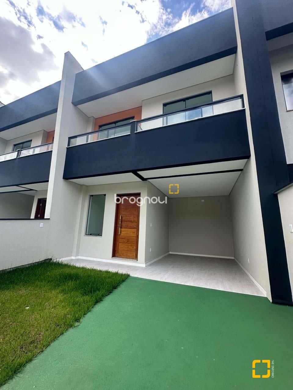 Vendo Sobrado Novo com 3 quartos 1 Suíte e 1 Demi-suíte no bairro Forquilhas em São José. — foto principal