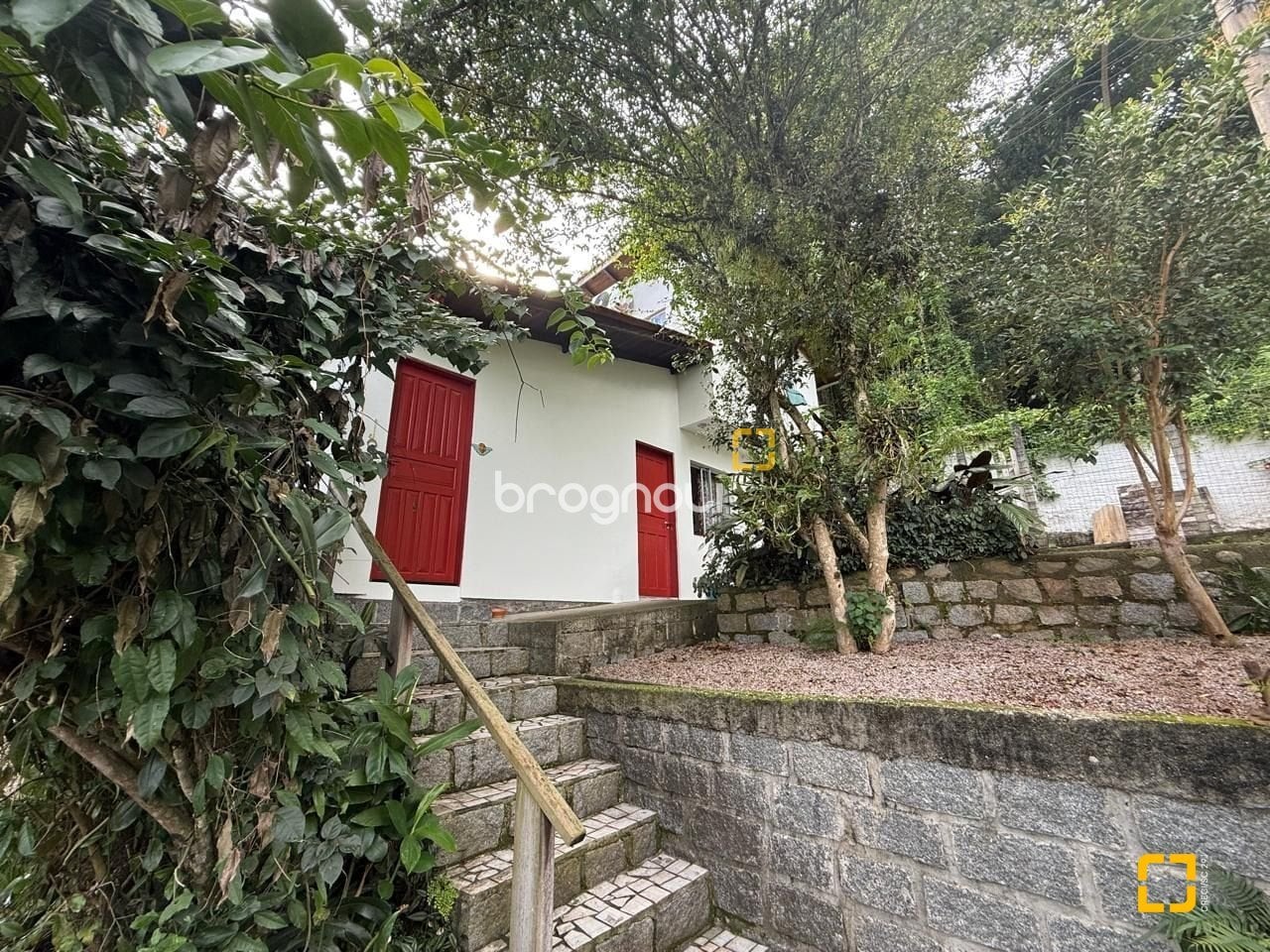 Casa à venda em Ponta de Baixo, São José/SC — foto principal