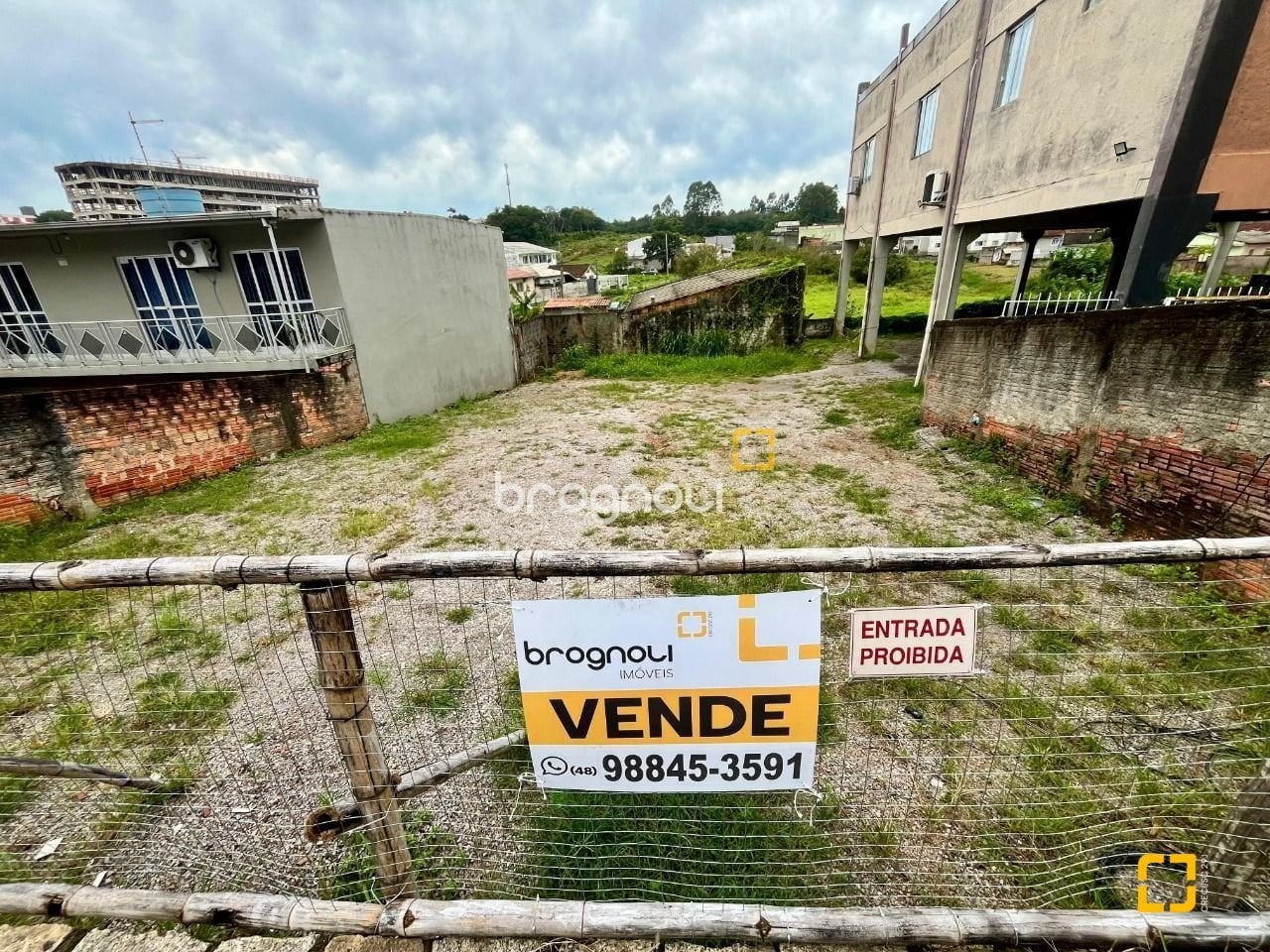 Terreno à venda em Areias, São José/SC — foto principal