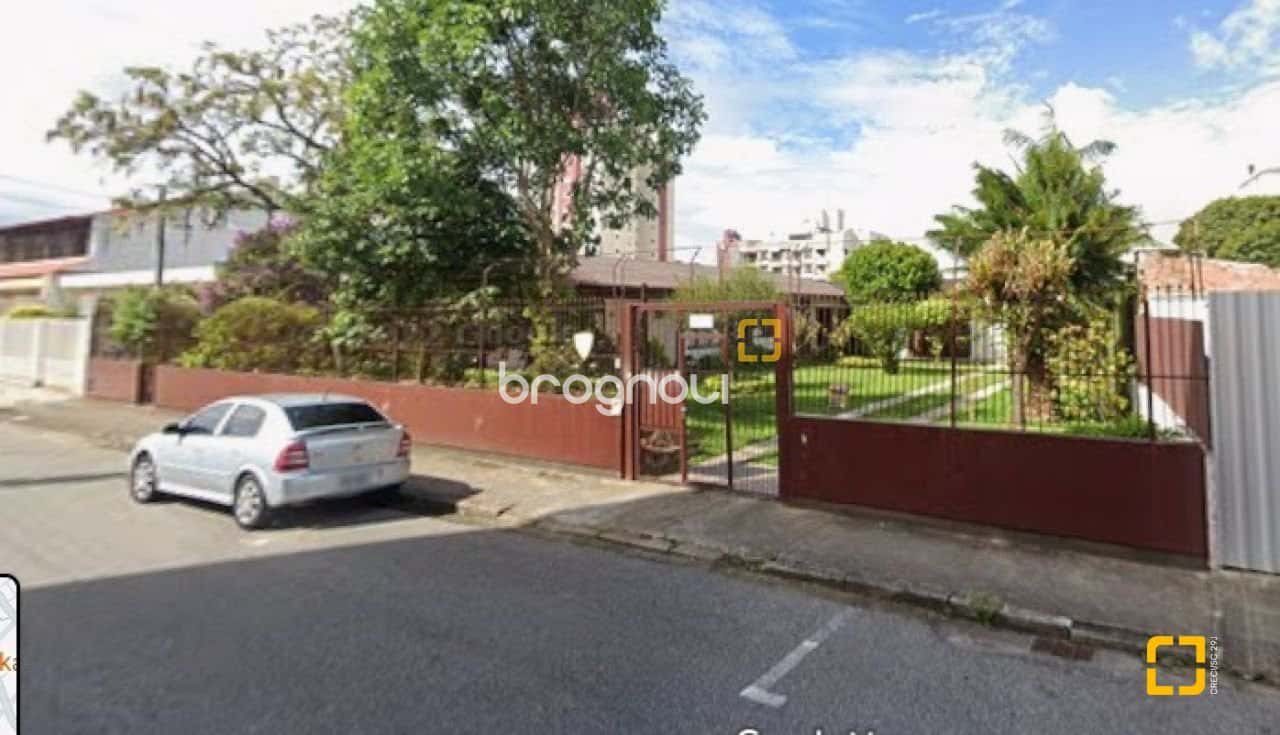 Casa a venda no Estreito, terreno almplo e com viabilidade — foto principal