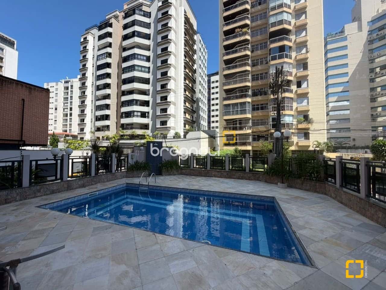 Apt 1 por andar no centro de Florianopolis — foto principal