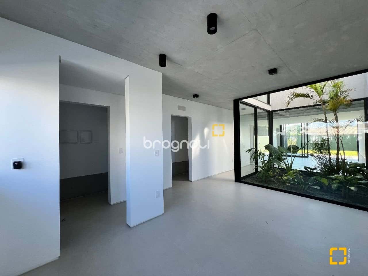 Brognoli Vende - Sobrado de 03 dormitorios de alto padrão nos Ingleses — foto principal