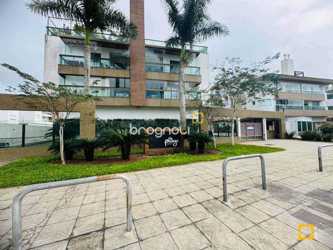 Apartamento à venda 2 dormitórios - La Plage - Novo Campeche, Florianópolis — foto principal