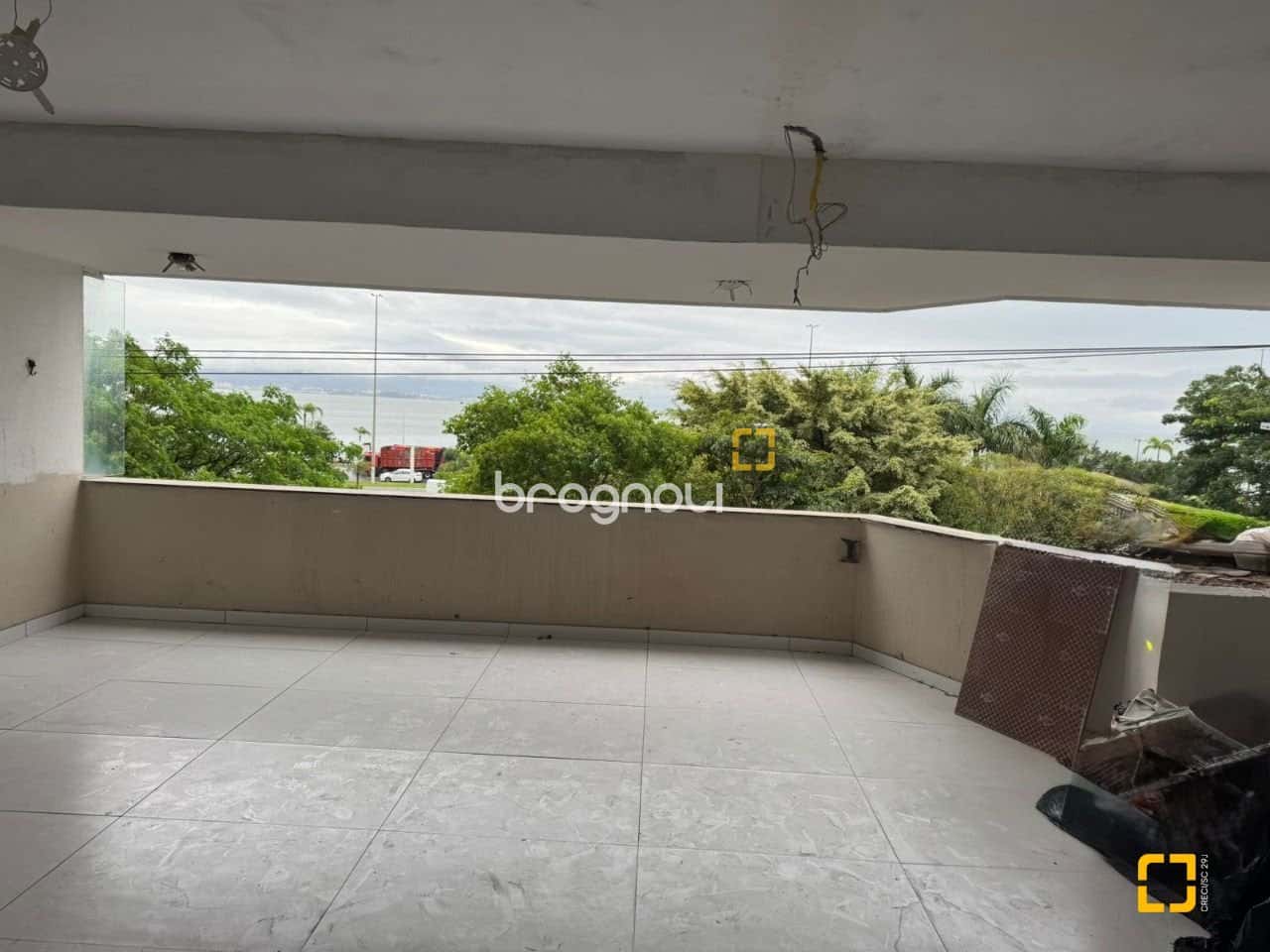 Apartamento 3 suites e 2 vaga, com ampla vista mar, na beira mar norte — foto principal