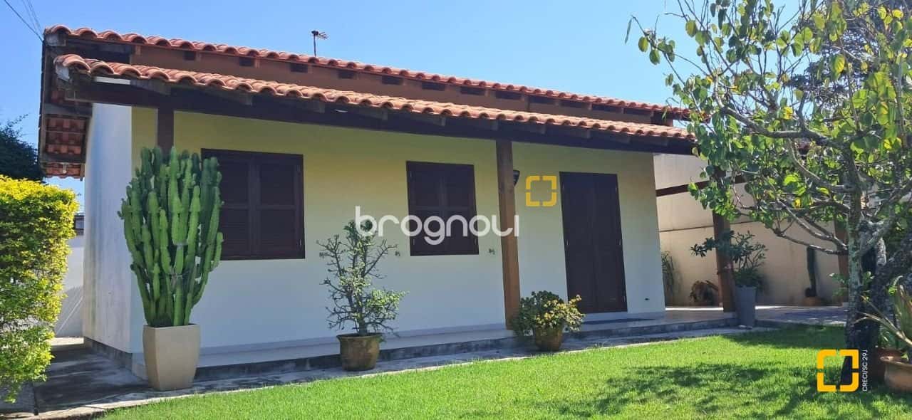 BROGNOLI VENDE- Casa 3 dormitórios nos Ingleses — foto principal
