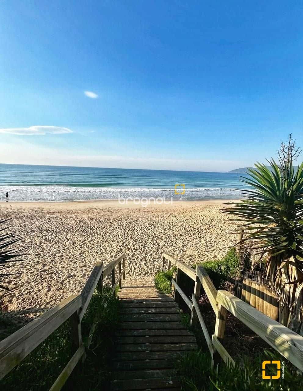 Casa à venda à 100m do Mar no Sul da Ilha em Florianópolis SC — foto principal