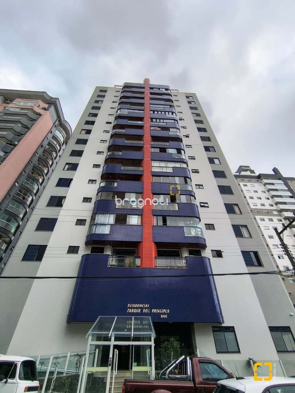 Cobertura à venda com 4 dormitórios, 2 suítes, 3 vagas, terraço vista panorâmica 360º - bairro Campinas - São José — foto principal