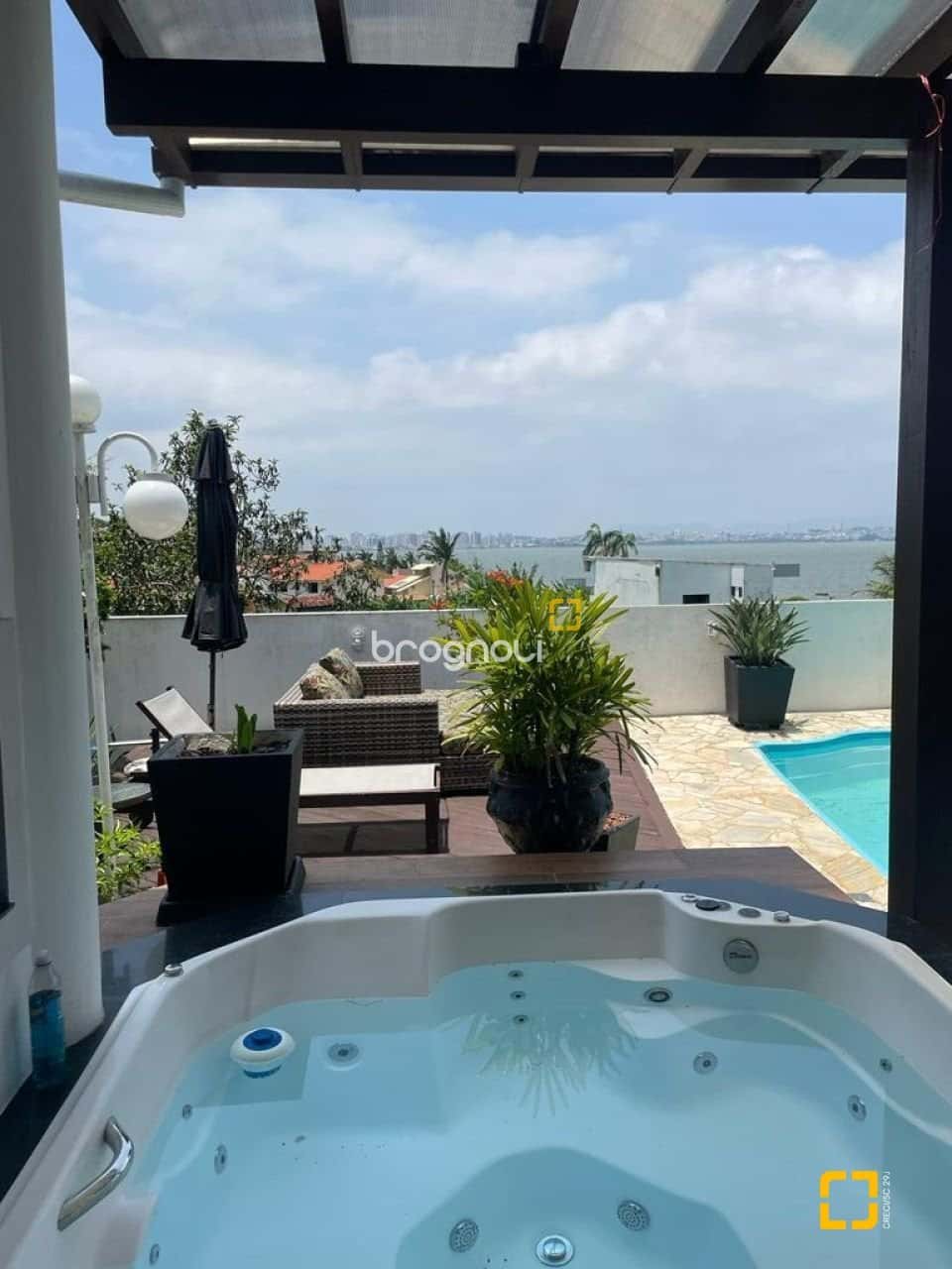 Vendo Casa incrível de 6 dormitórios na Ponta De Baixo, São José SC. — foto principal