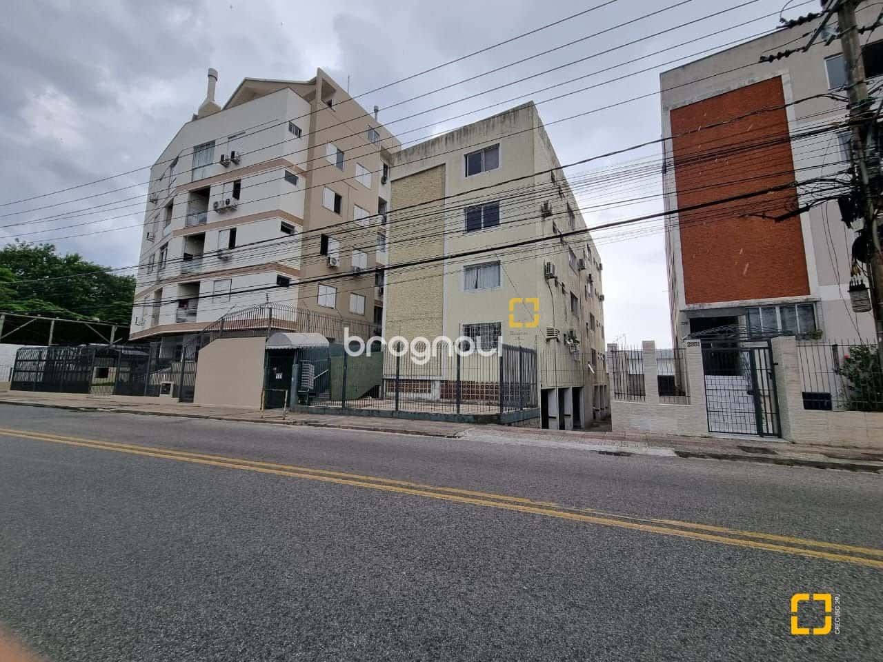 Apto 03 quartos com suite e garagem em Capoeiras Florianópolis. — foto principal