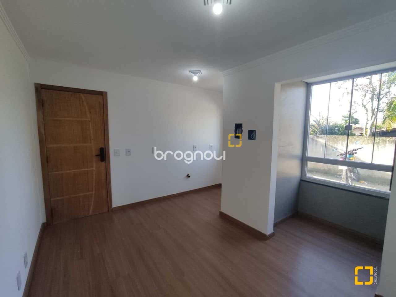 BROGNOLI VENDE- Apartamento 2 dormitórios nos Ingleses — foto principal