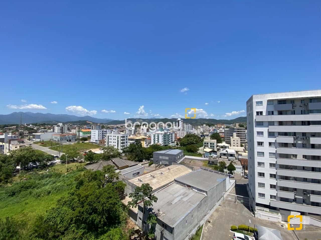 Apartamento de 02 dormitórios sendo 01 suíte no bairro Pagani em Palhoça SC — foto principal