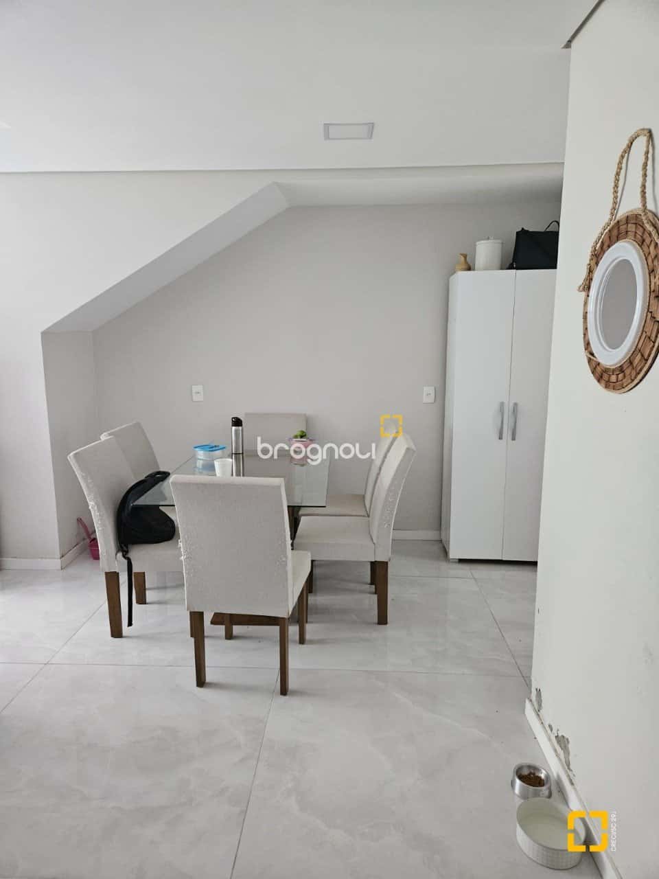 Brognoli Vende - Apartamento no centrinho dos Ingleses! — foto principal