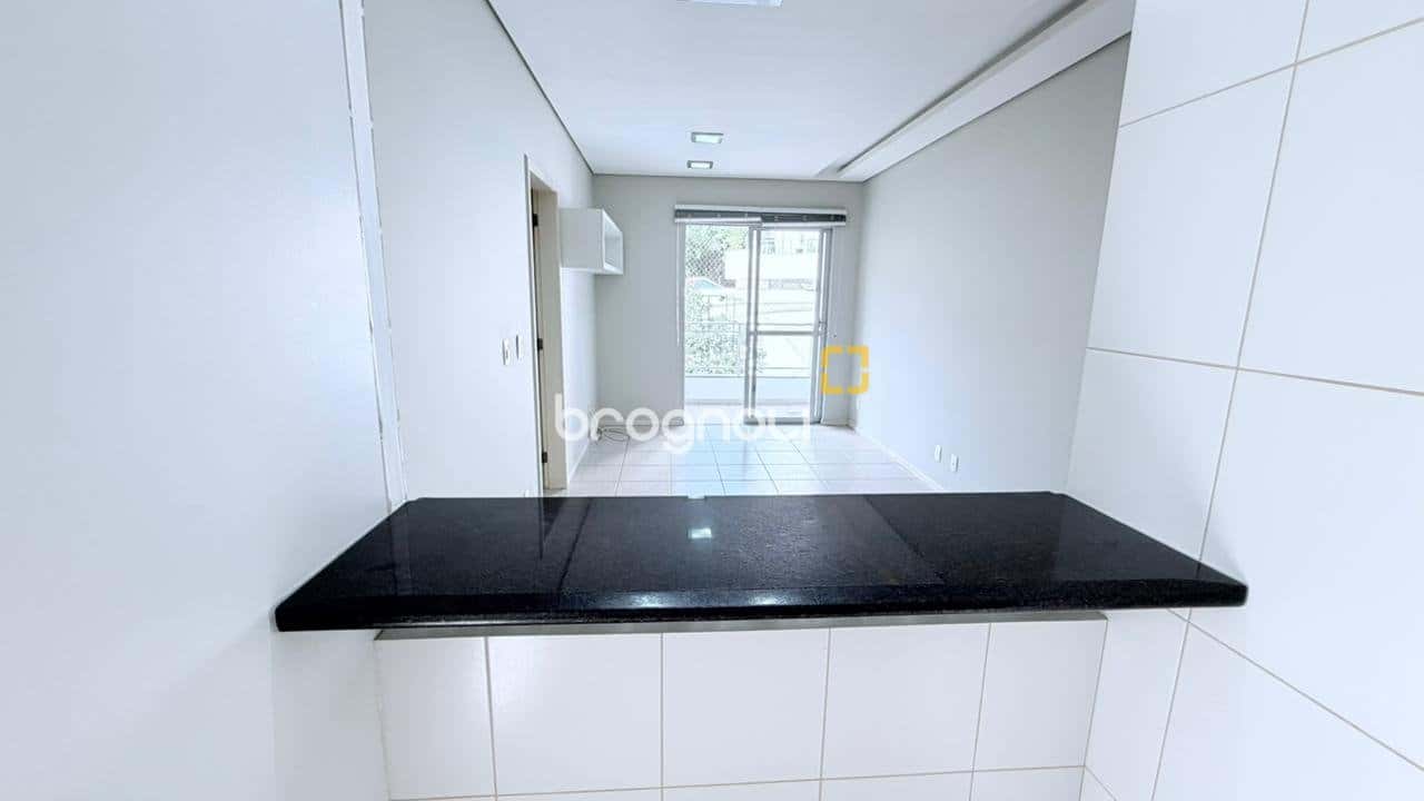 Apartamento à vendacom 3 dormitórios, 74 m² à Venda + vaga - Itacorubi- Florianópolis — foto principal