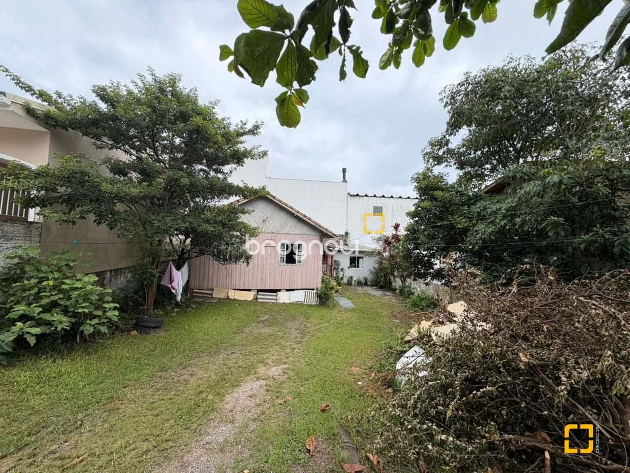 Terreno com 240m² no bairro Capoeiras em Florianópolis / SC — foto principal