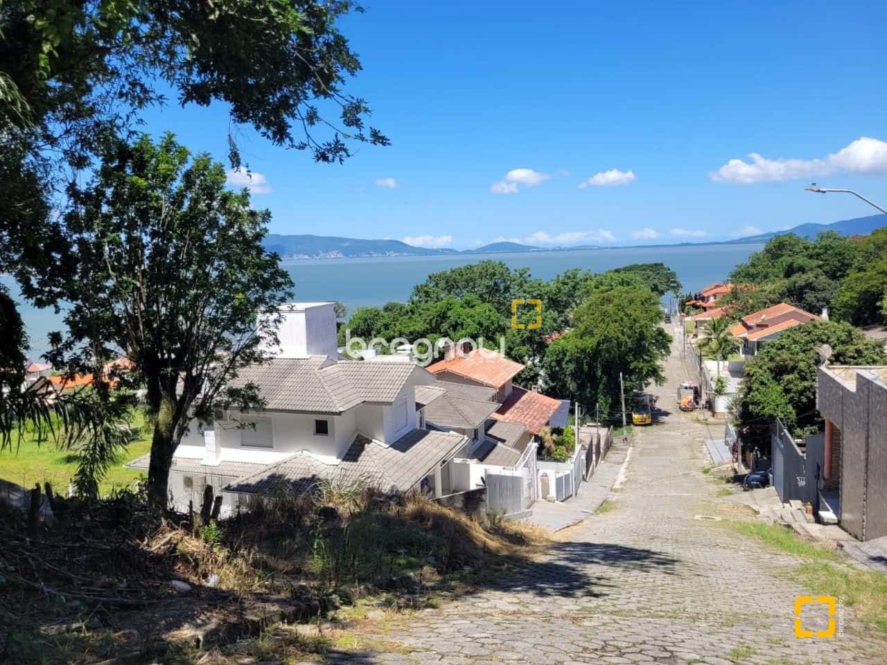 Terreno residencial com vista mar,bem localizado — foto principal