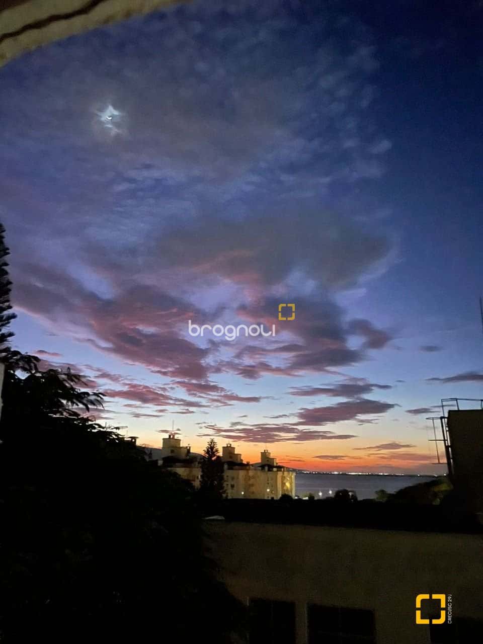 Apartamento de 2 quartos à venda em Coqueiros — foto principal