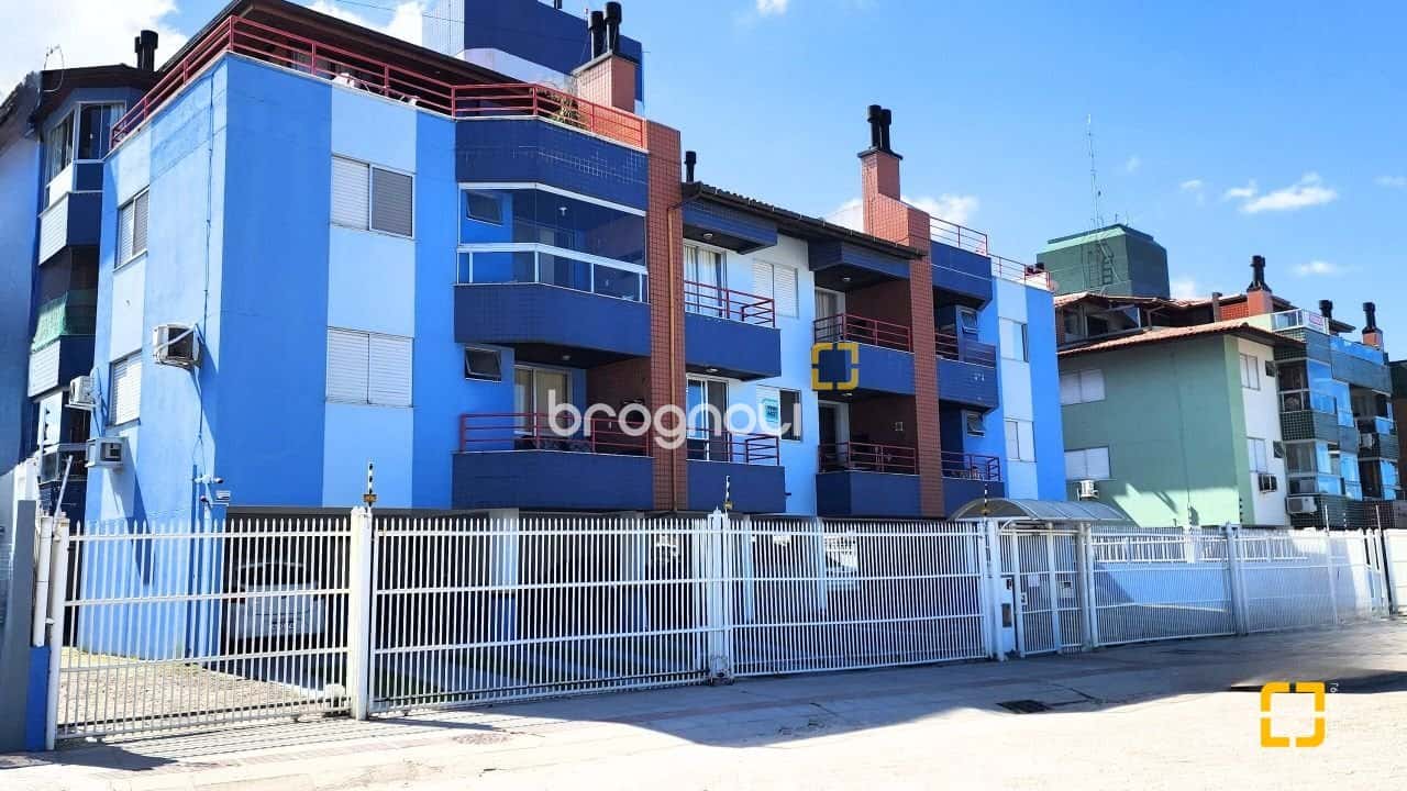 Apartamento de 2 dormitórios recém reformado a venda na Barra da Lagoa em Florianópolis — foto principal