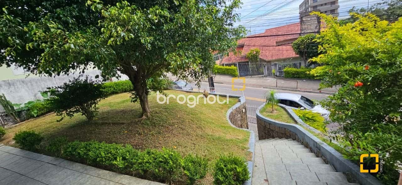 Casa com 4 dormitórios, suíte, terreno com 1.069,83 m², com viabilidade para 5 pavimentos — foto principal