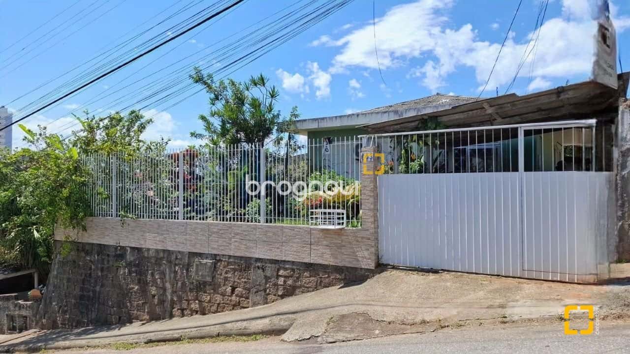 Casa com 3 Quartos à venda em Barreiros, São José - SC — foto principal