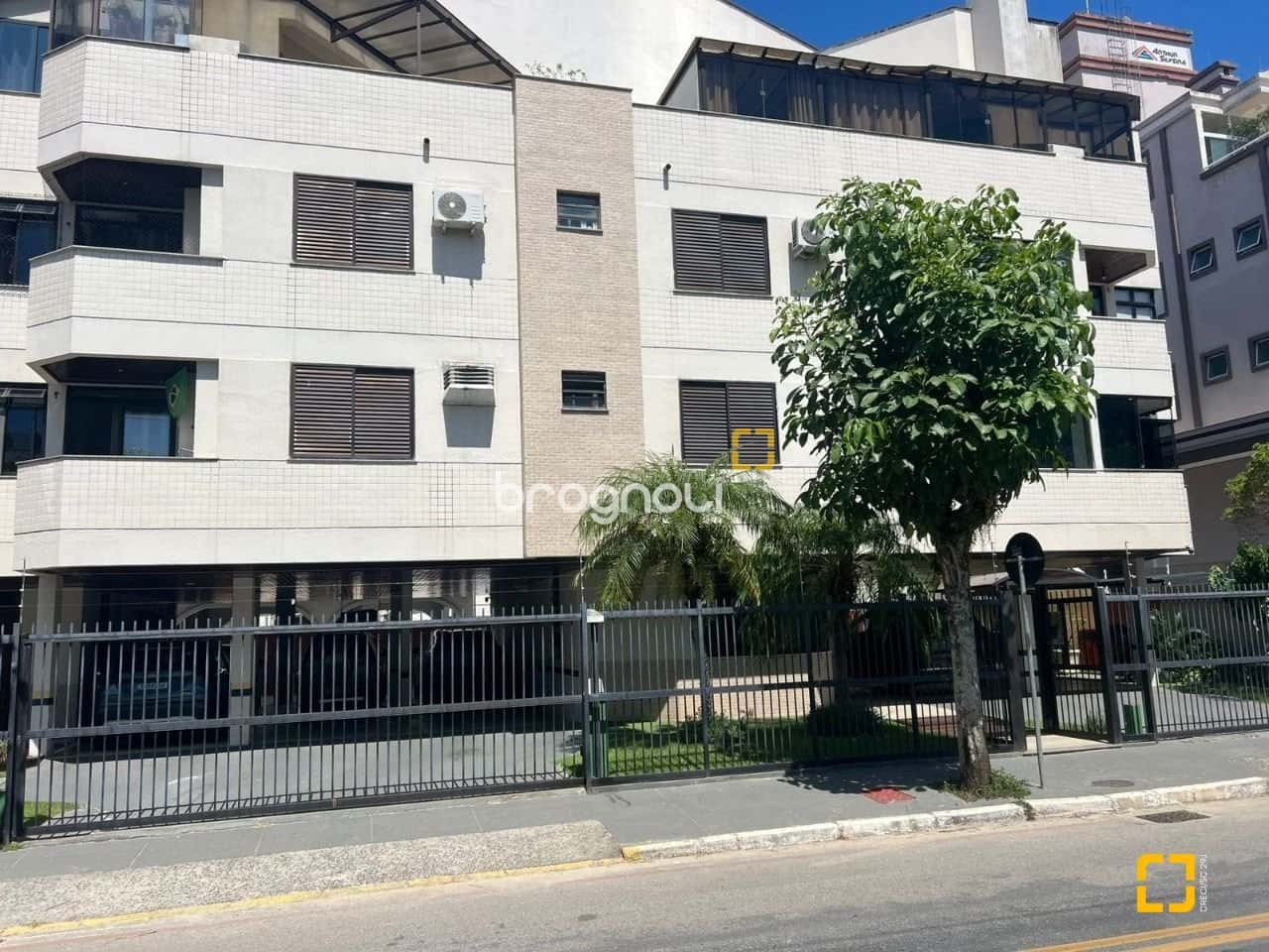 Apartamento Mobiliado a 100m do Mar em Canasvieiras - Excelente Oportunidade — foto principal
