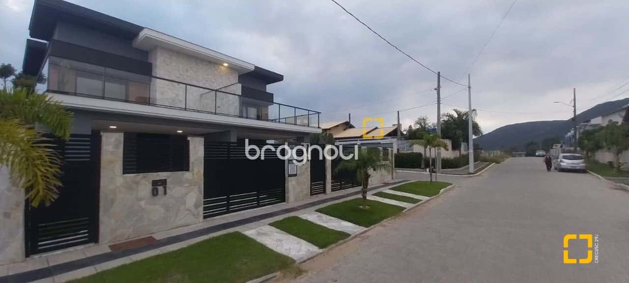 Vendo casa com 3 suites próxima ao Novo Campeche — foto principal