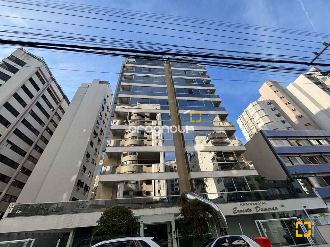 Apartamento Garden com 3 suítes próximo da Beira Mar Norte — foto principal