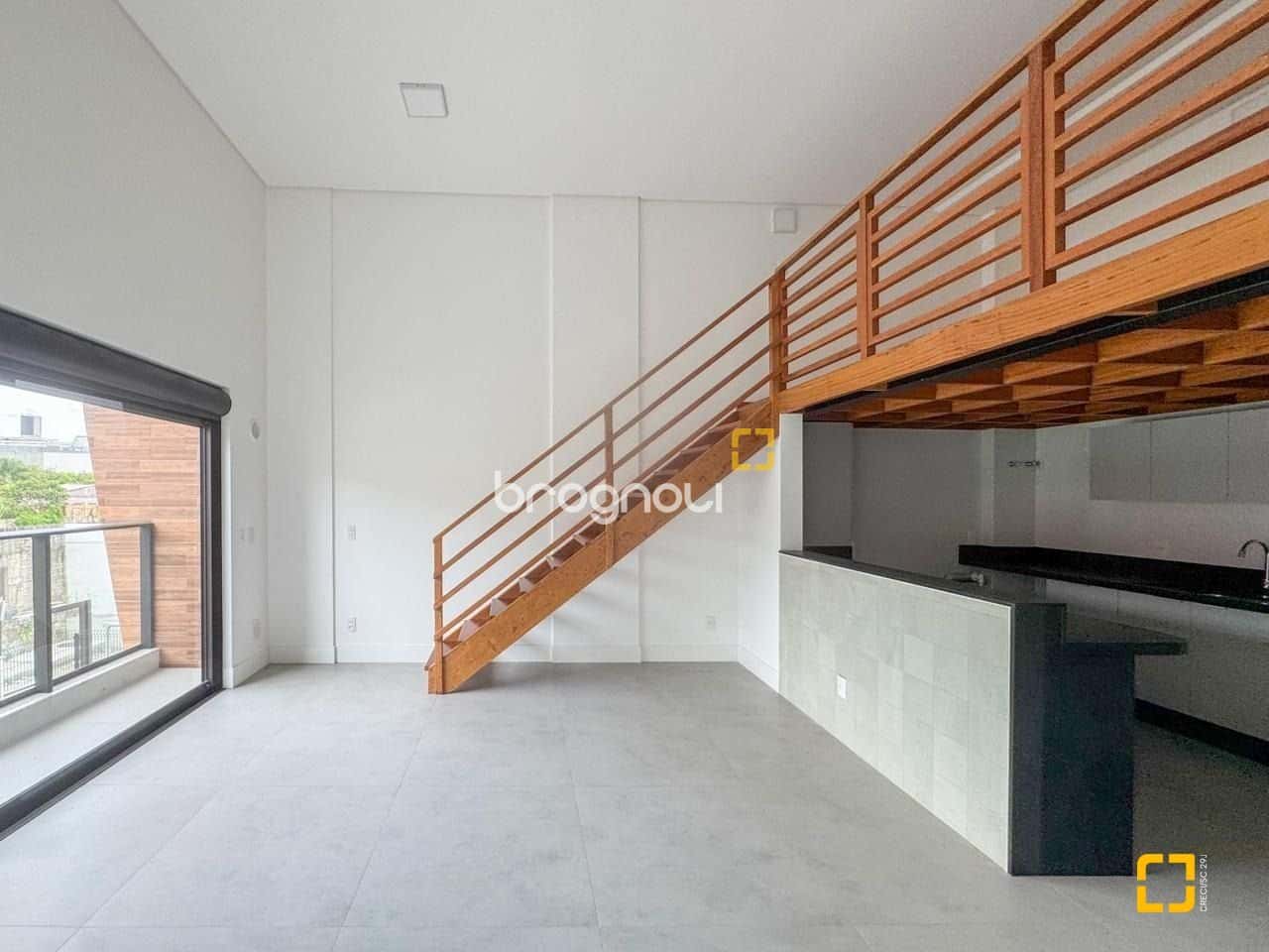 Studio Semi-Mobiliado Próximo do Floripa Shopping - Conforto e Conveniência — foto principal