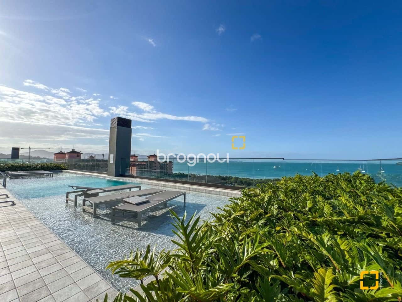 BROGNOLI VENDE - APARTAMENTO 3 DORMITÓRIOS, SENDO 3 SUÍTES, VISTA MAR - JURERÊ. — foto principal